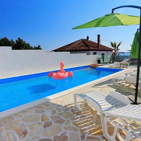 In With Pool Near The Sea Бибинье