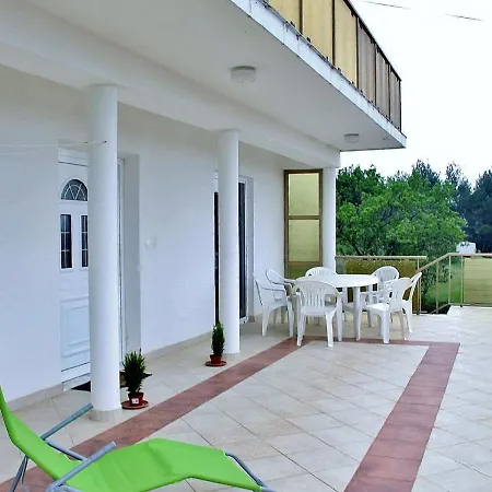 Апартаменты In With Pool Near The Sea *