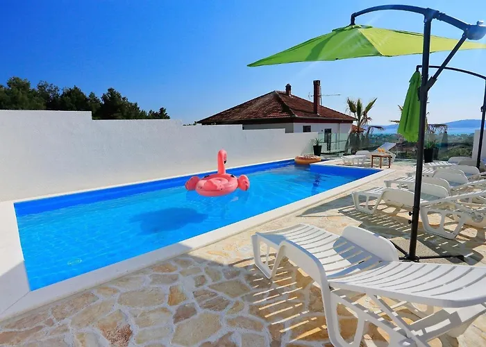 In With Pool Near The Sea Bibinje