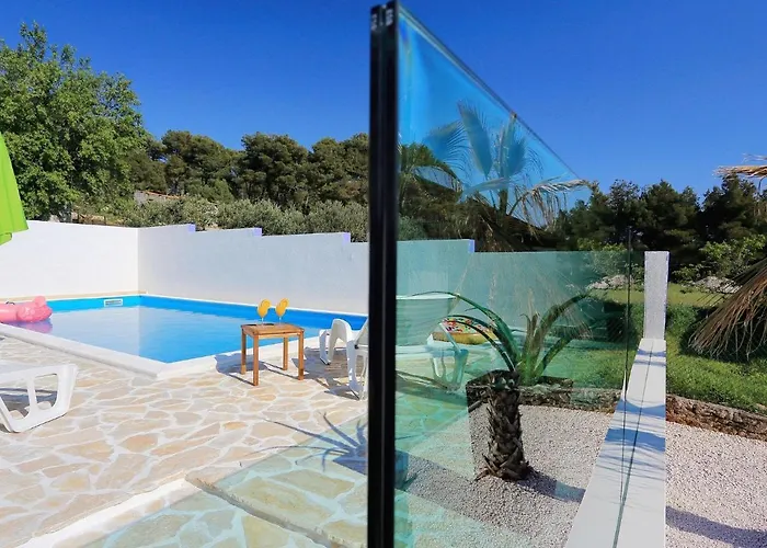 In With Pool Near The Sea