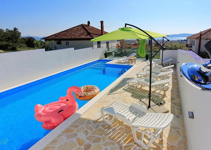 In With Pool Near The Sea Apartamento Bibinje