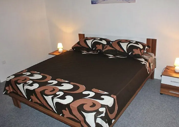 Apartman In With Pool Near The Sea *