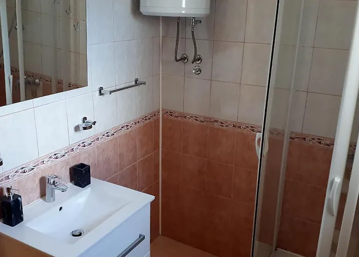 In With Pool Near The Sea *