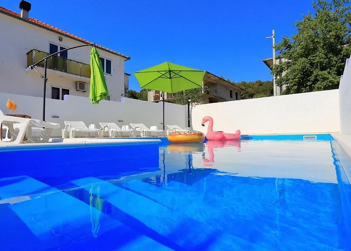 In With Pool Near The Sea Bibinje