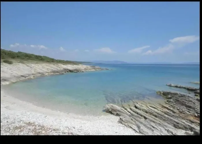 Apartman In With Pool Near The Sea *